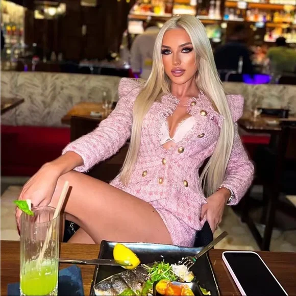 Elegant White Women's Pantsuit - Picture 16 of 16